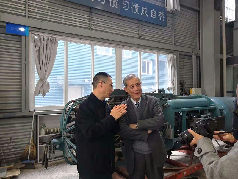 宋天虎监事长参观熊谷管道自动焊机