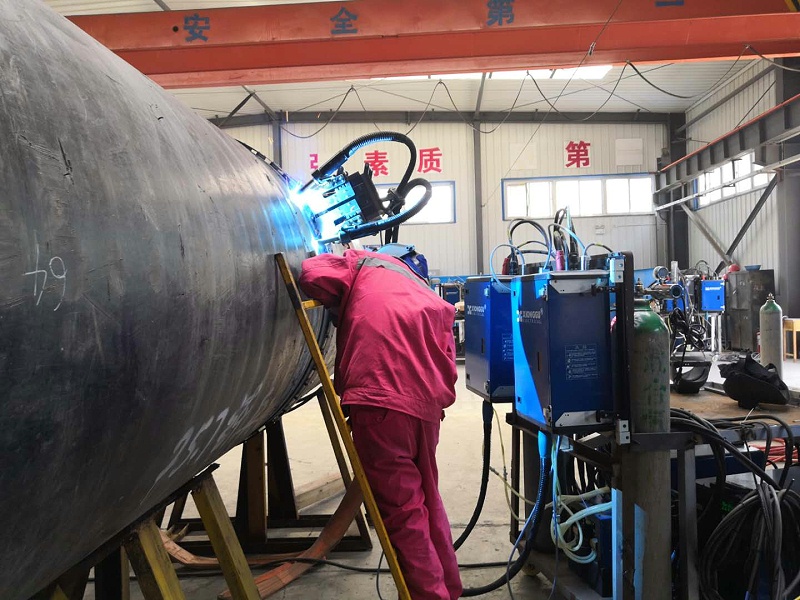 客户焊工正在使用熊谷焊机A-610