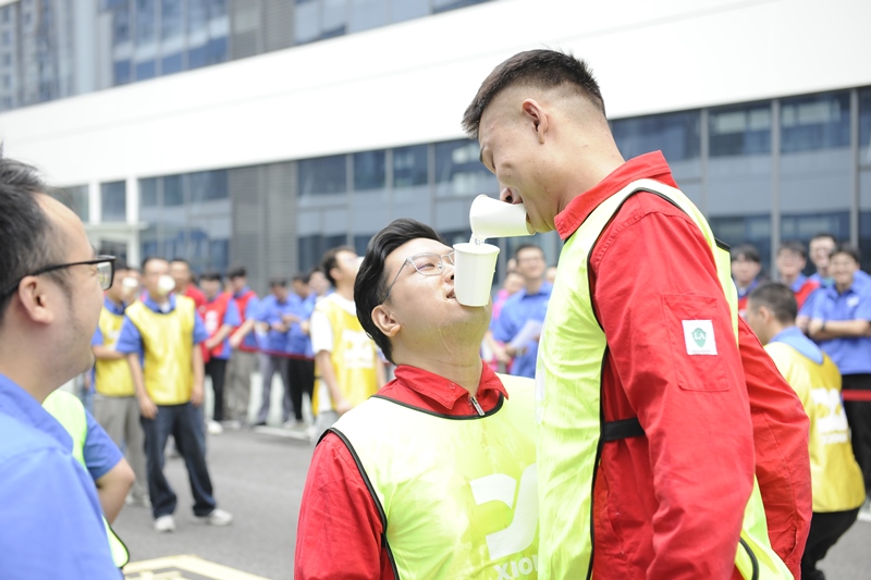 纸杯运水